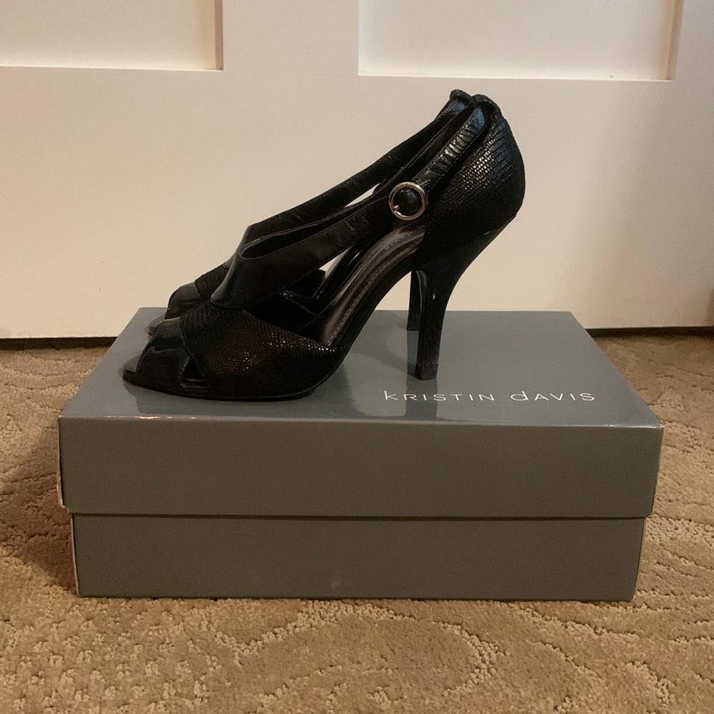 Kristin Davis Elegant Black Heels for Women